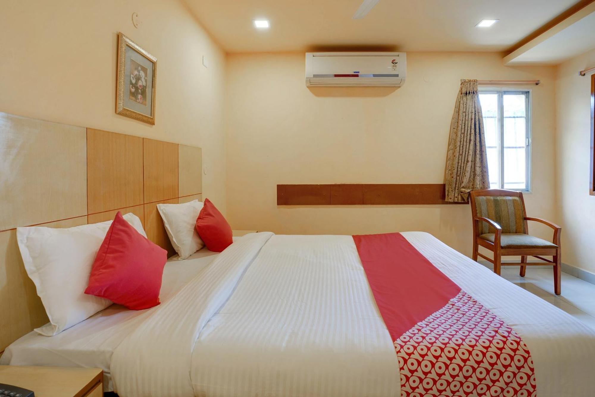 Hotel O Shanta Residency Lodge Sururnagar Buitenkant foto