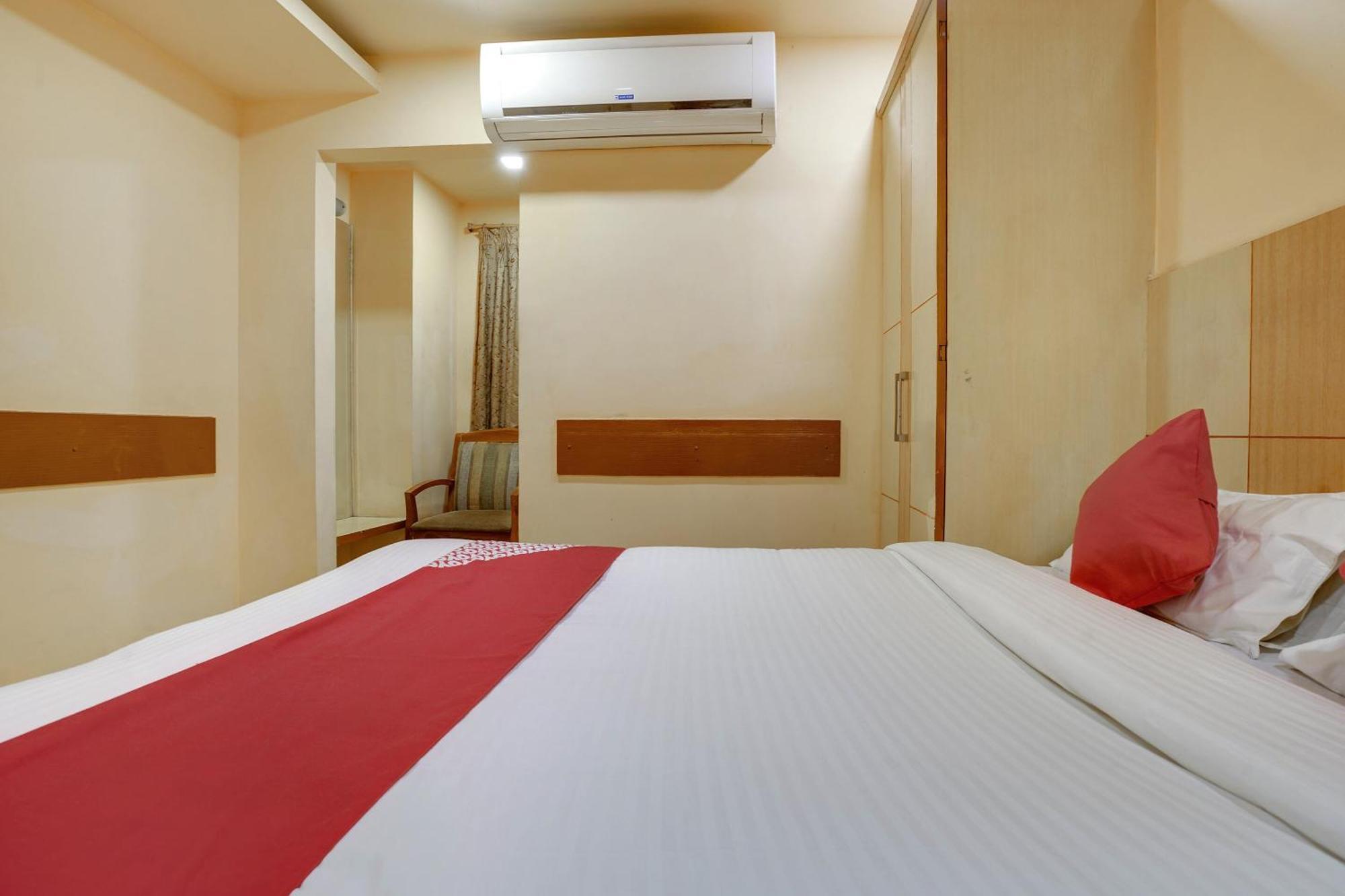Hotel O Shanta Residency Lodge Sururnagar Buitenkant foto