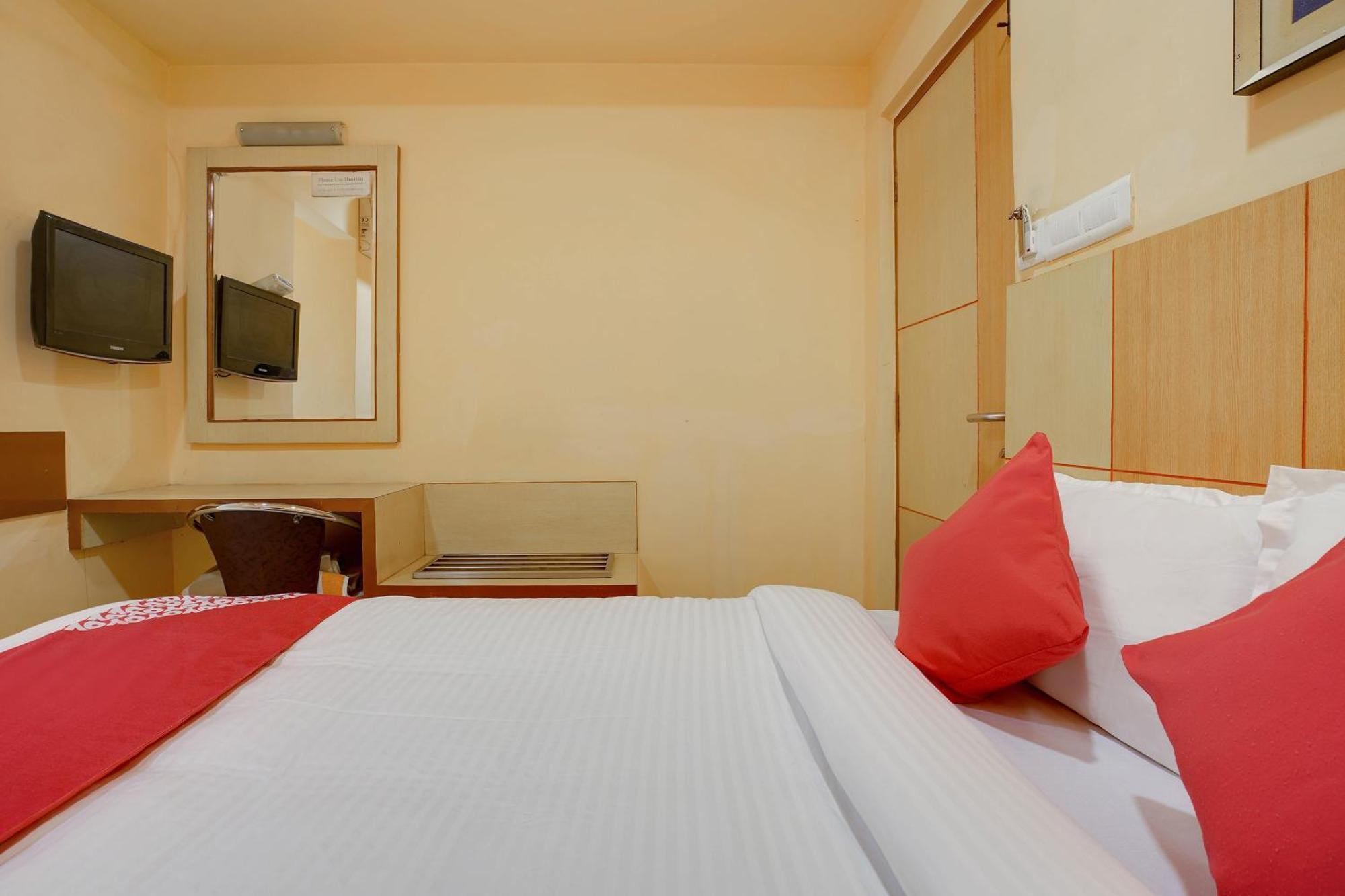 Hotel O Shanta Residency Lodge Sururnagar Buitenkant foto
