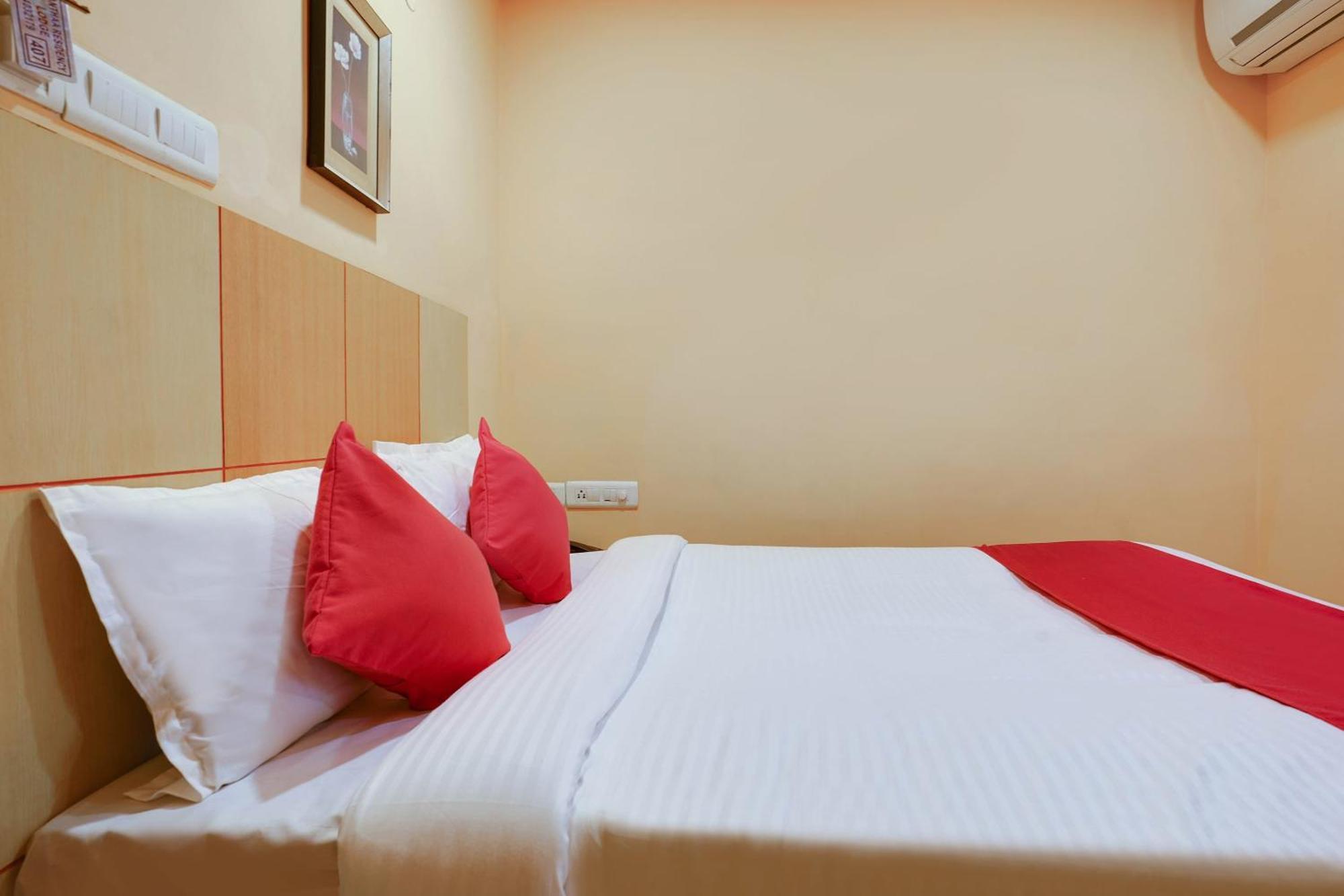 Hotel O Shanta Residency Lodge Sururnagar Buitenkant foto