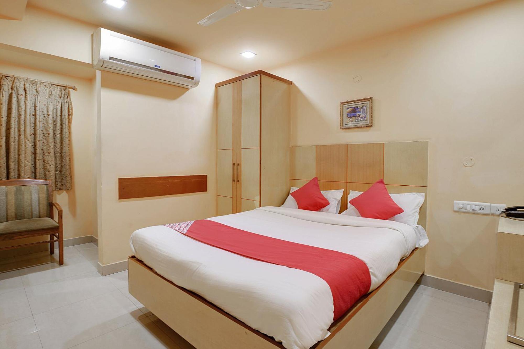 Hotel O Shanta Residency Lodge Sururnagar Buitenkant foto