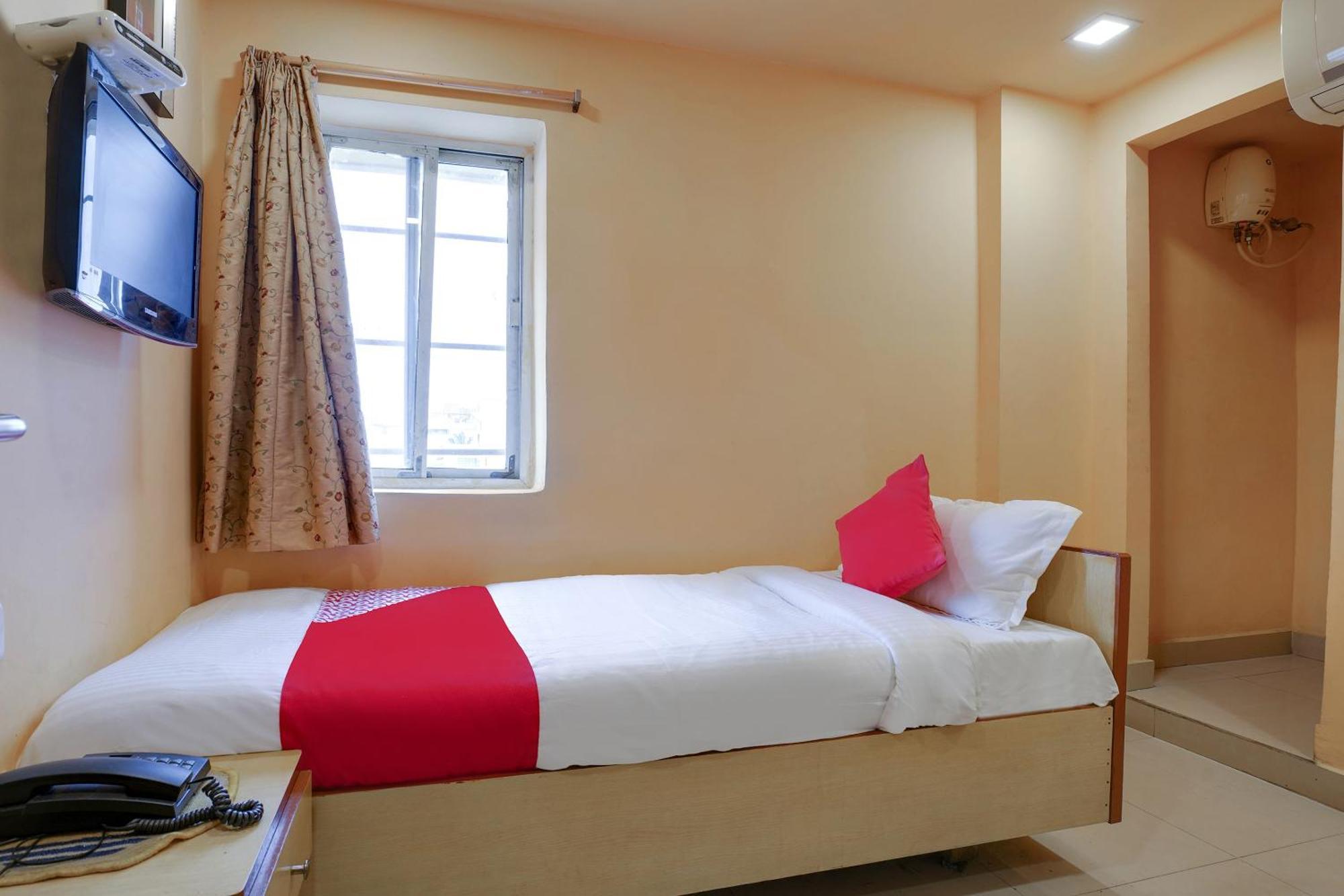 Hotel O Shanta Residency Lodge Sururnagar Buitenkant foto