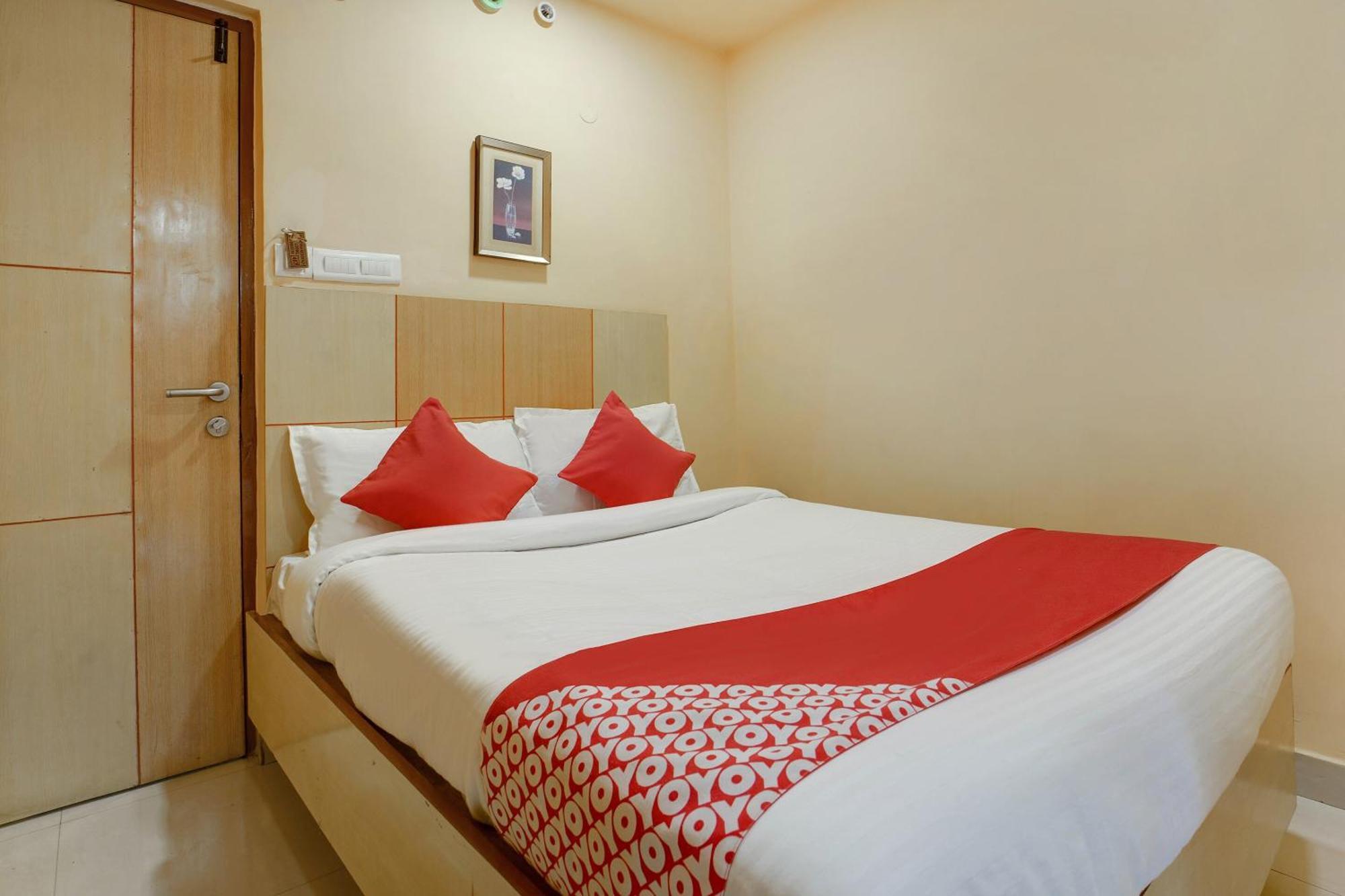 Hotel O Shanta Residency Lodge Sururnagar Buitenkant foto